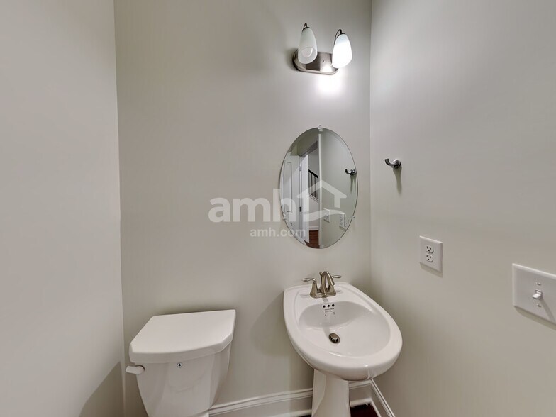 Building Photo - 728 Callan Ct