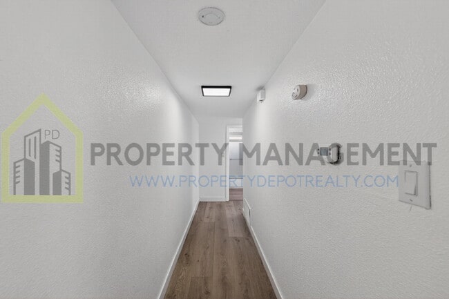 Building Photo - Charming 2-Bed Hideaway in Sacramento – Your Perfect Urban Retreat!