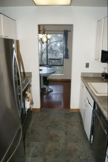 Building Photo - 460 N Civic Dr