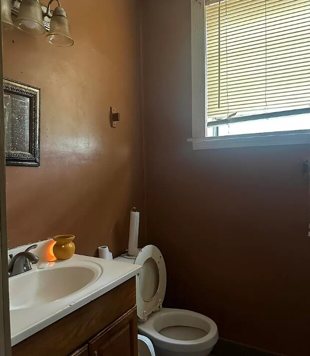 Building Photo - 1704 Robinson St