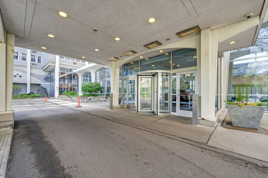 Building Photo - 4250 N Marine Dr