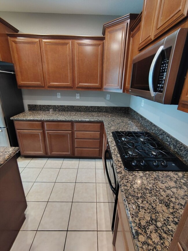 Building Photo - 880 Raccoon Valley Dr