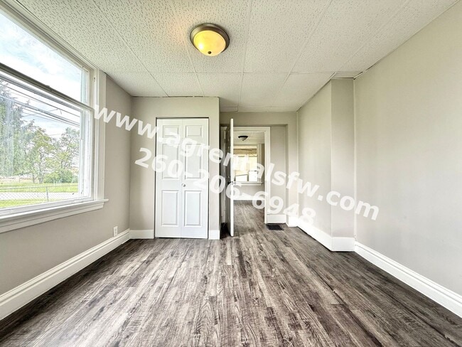 Building Photo - 3 Bedroom House