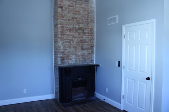 Building Photo - 115 N Central Ave