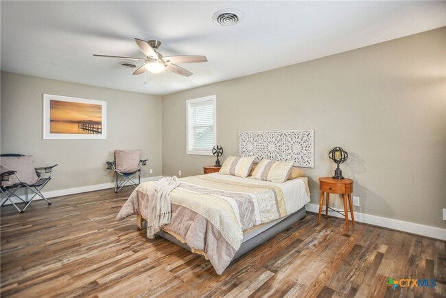 Building Photo - 8 Las Brisas Pl