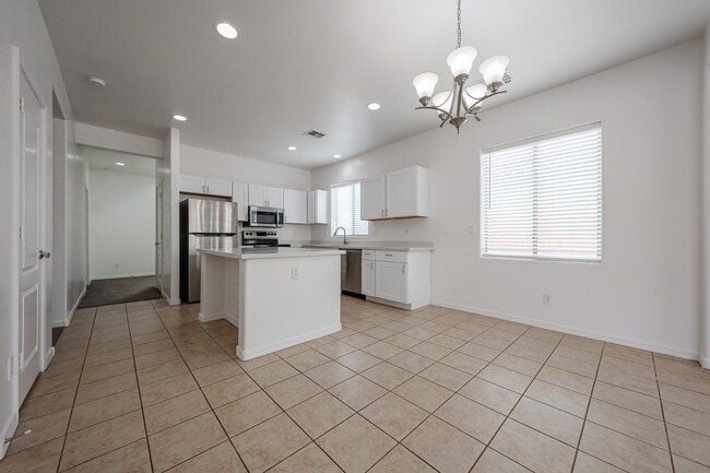 Building Photo - 41298 W Park Hill Dr