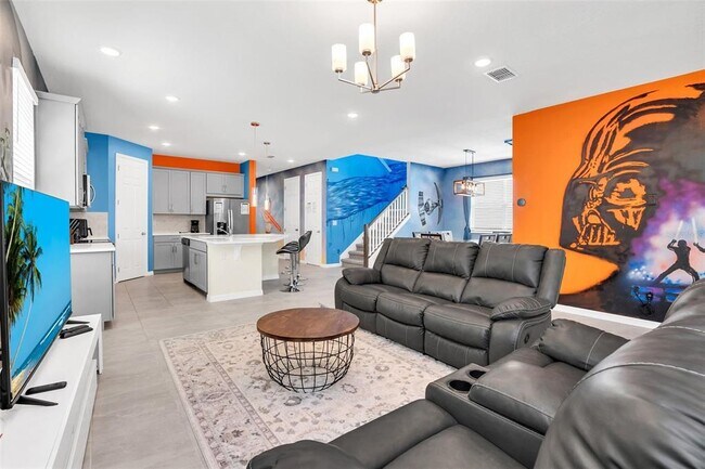 Building Photo - 1919 Tropical Palms Cir