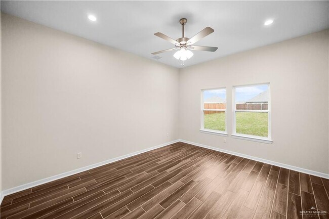 Building Photo - 30 Westcave Falls Ln