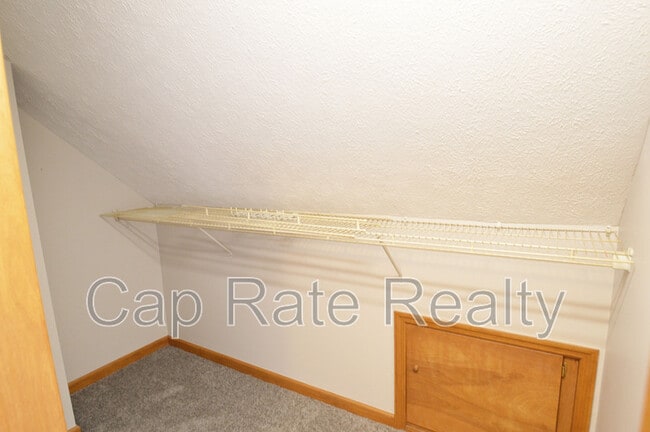 Building Photo - 2473 Renwood Pl