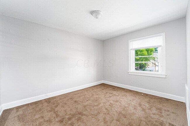 Building Photo - 1662 E Sycamore