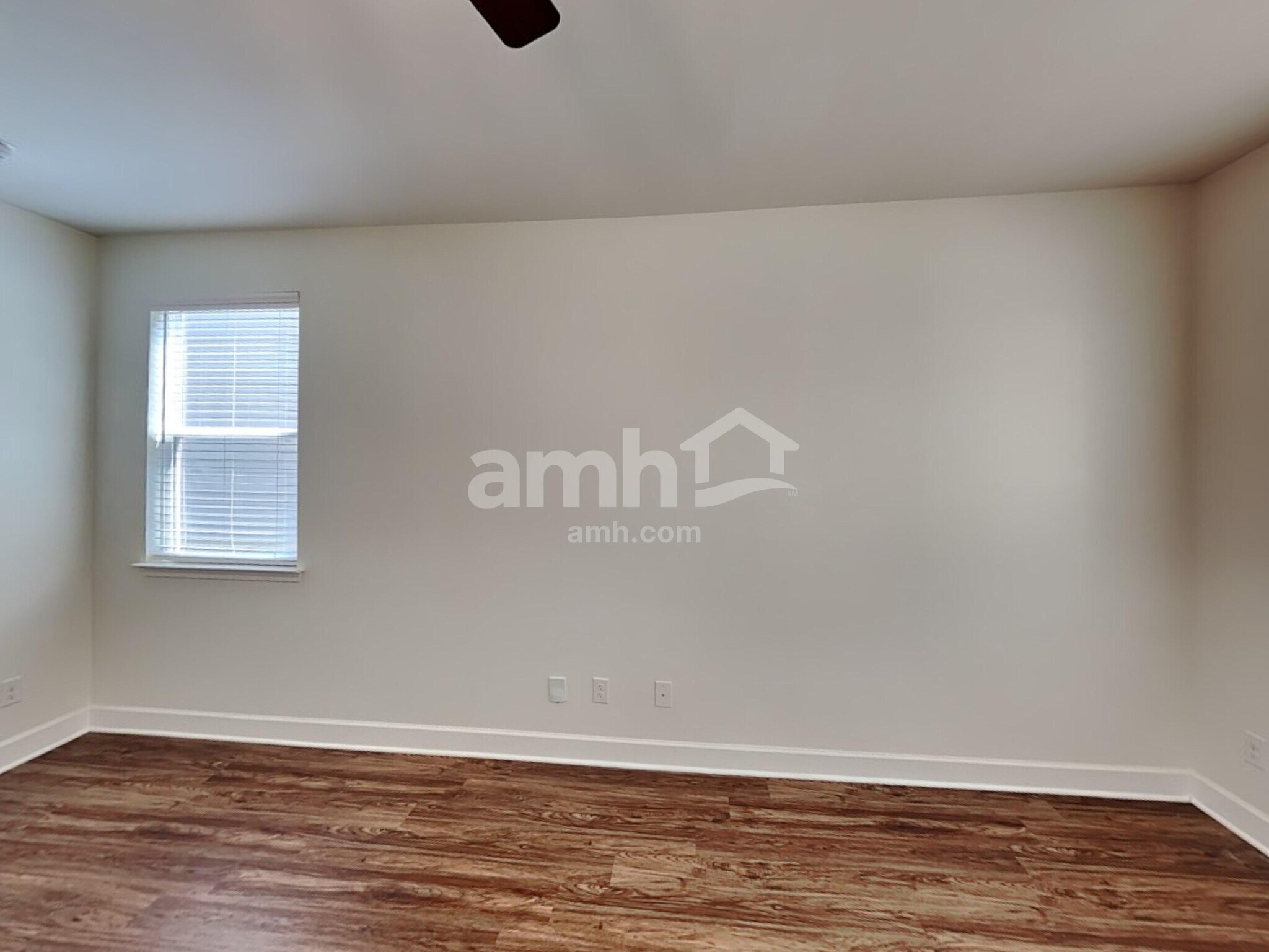 Building Photo - 5820 Zurich Rd