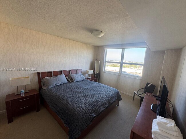 Building Photo - 19501 W Country Club Dr