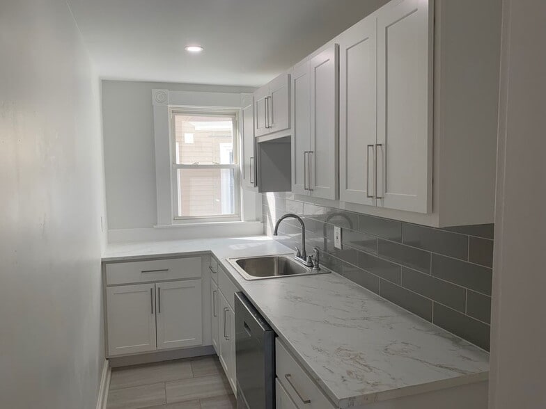 Building Photo - 10 Collins St