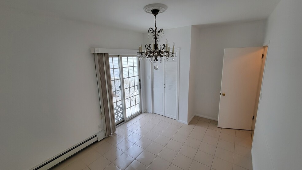 Main Level Bedroom w/ deck access - 768 Florence Pl