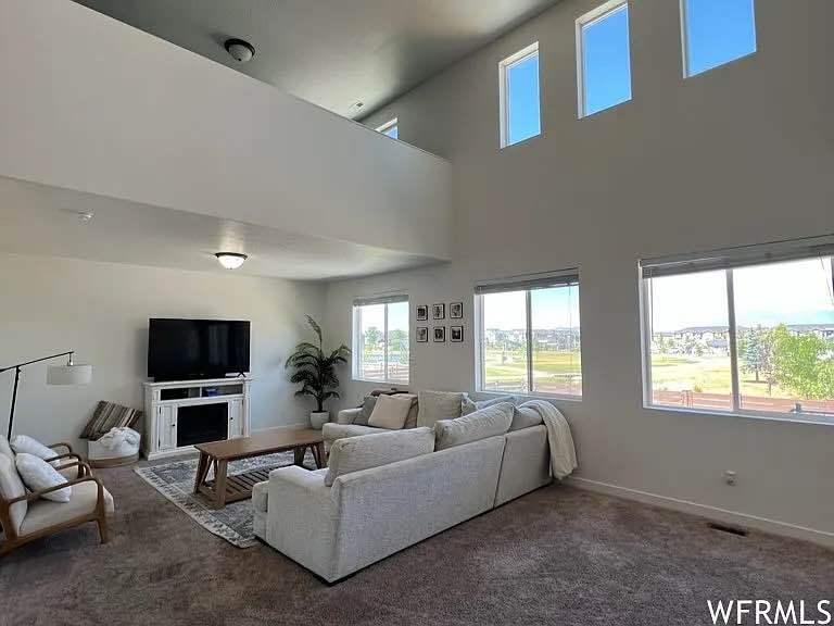 Building Photo - 87 E 460 N