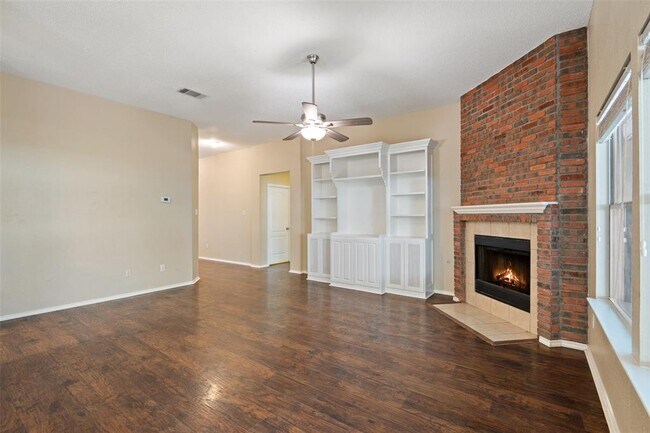 Building Photo - 1008 Chippewa
