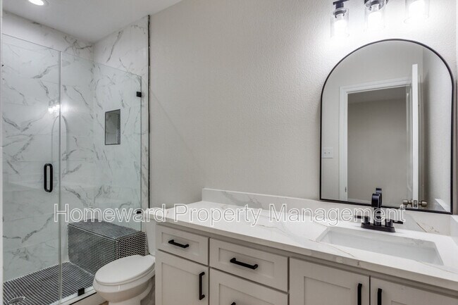 Building Photo - 8004 Julie Ave