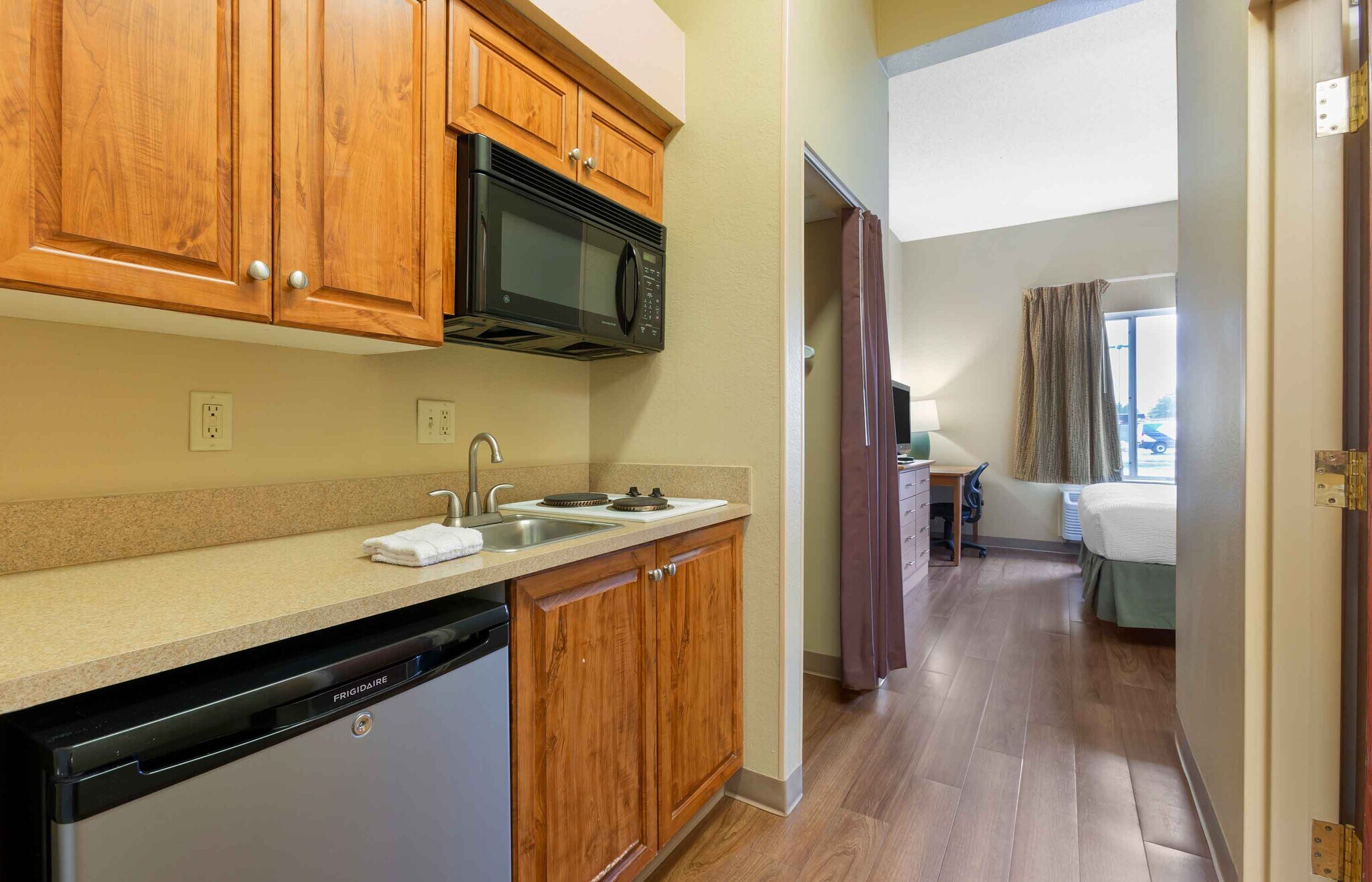 Building Photo - Furnished Studio-Findlay - Tiffin Avenue
