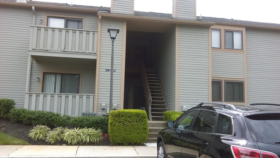 Building Photo - 608 Woodhollow Dr