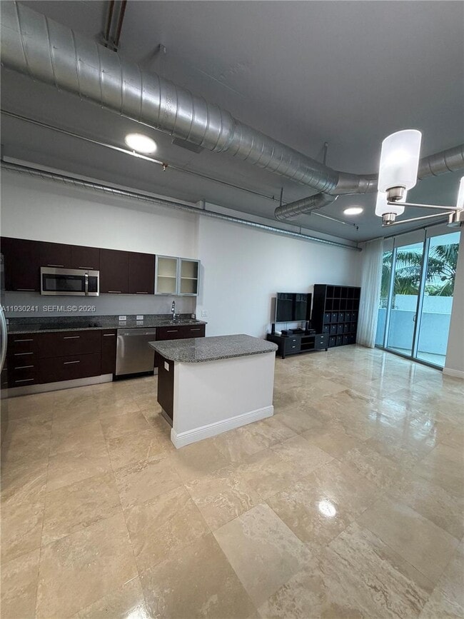 Building Photo - 3029 NE 188th St