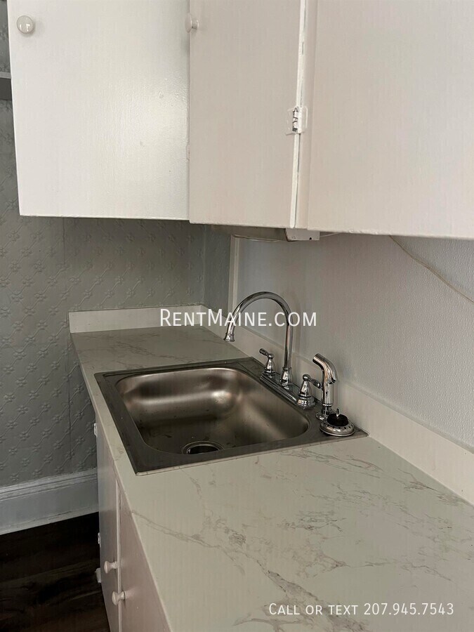 Building Photo - 12-16 Fifth St