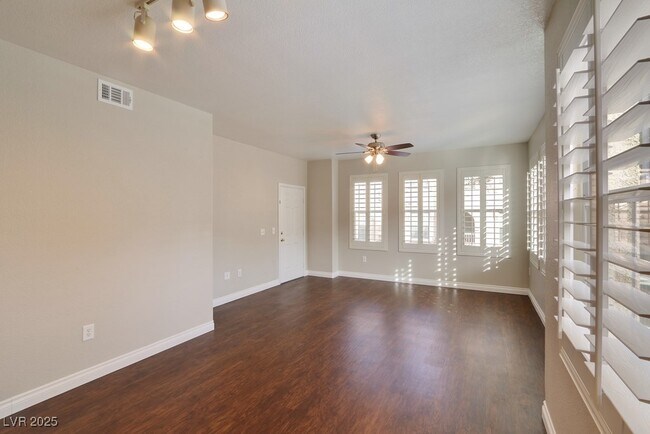 Building Photo - 10550 W Alexander Rd