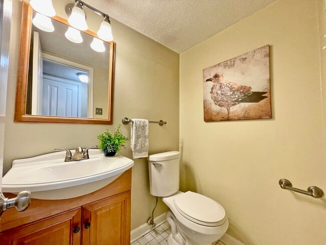 Building Photo - READY 11-07-25!! 3-Bedroom Townhome at the...