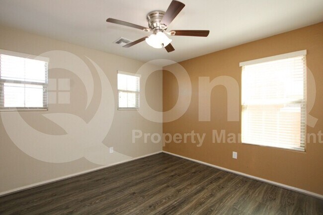 Building Photo - 12123 W Cottontail Ln