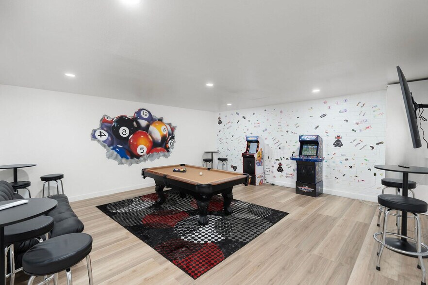 Building Photo - 7721 N 47th Dr