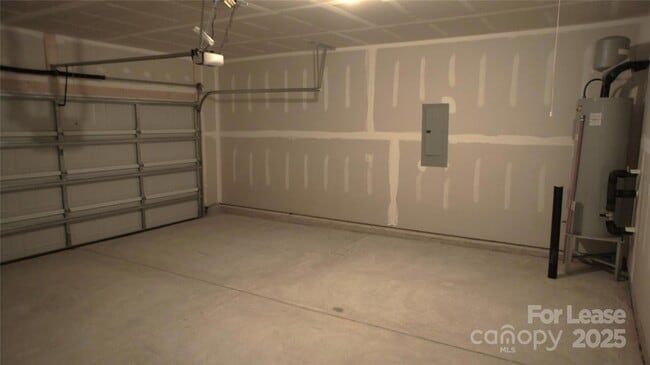 Building Photo - 107 Pampas Pl