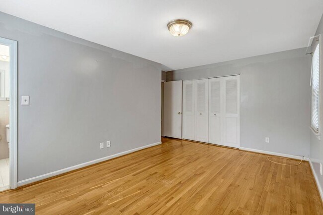 Building Photo - 8916 Braeburn Dr