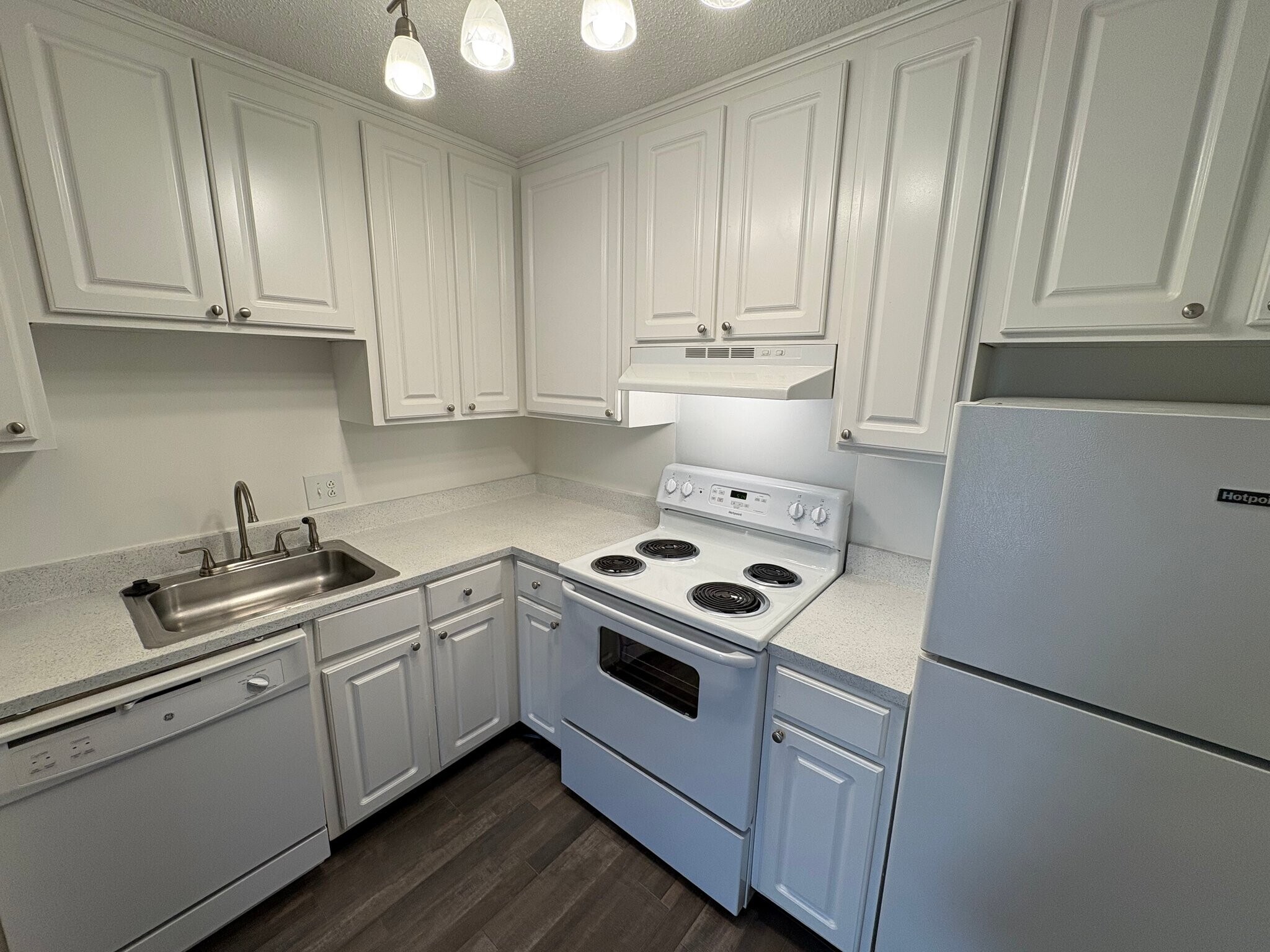 Building Photo - 1005 Hickory Hill Ln