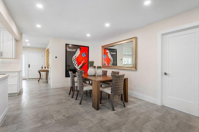 Building Photo - 2021 NW 3rd Ave