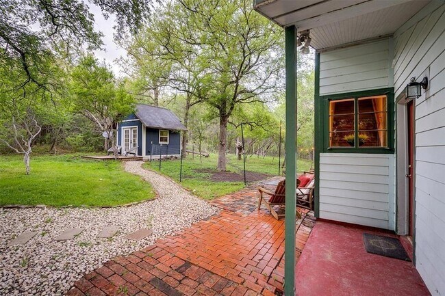 Building Photo - 112 Boulder Ln