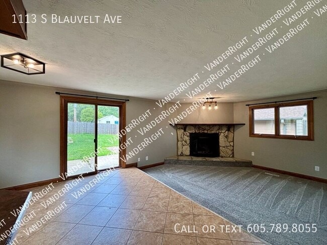 Building Photo - 1113 S Blauvelt Ave