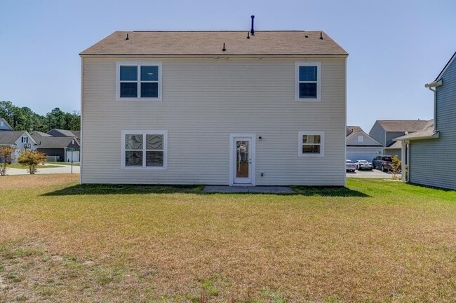 Building Photo - 5700 Redgum Dr