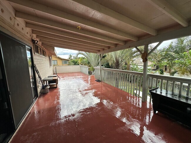 Building Photo - 42 Waikalani Pl