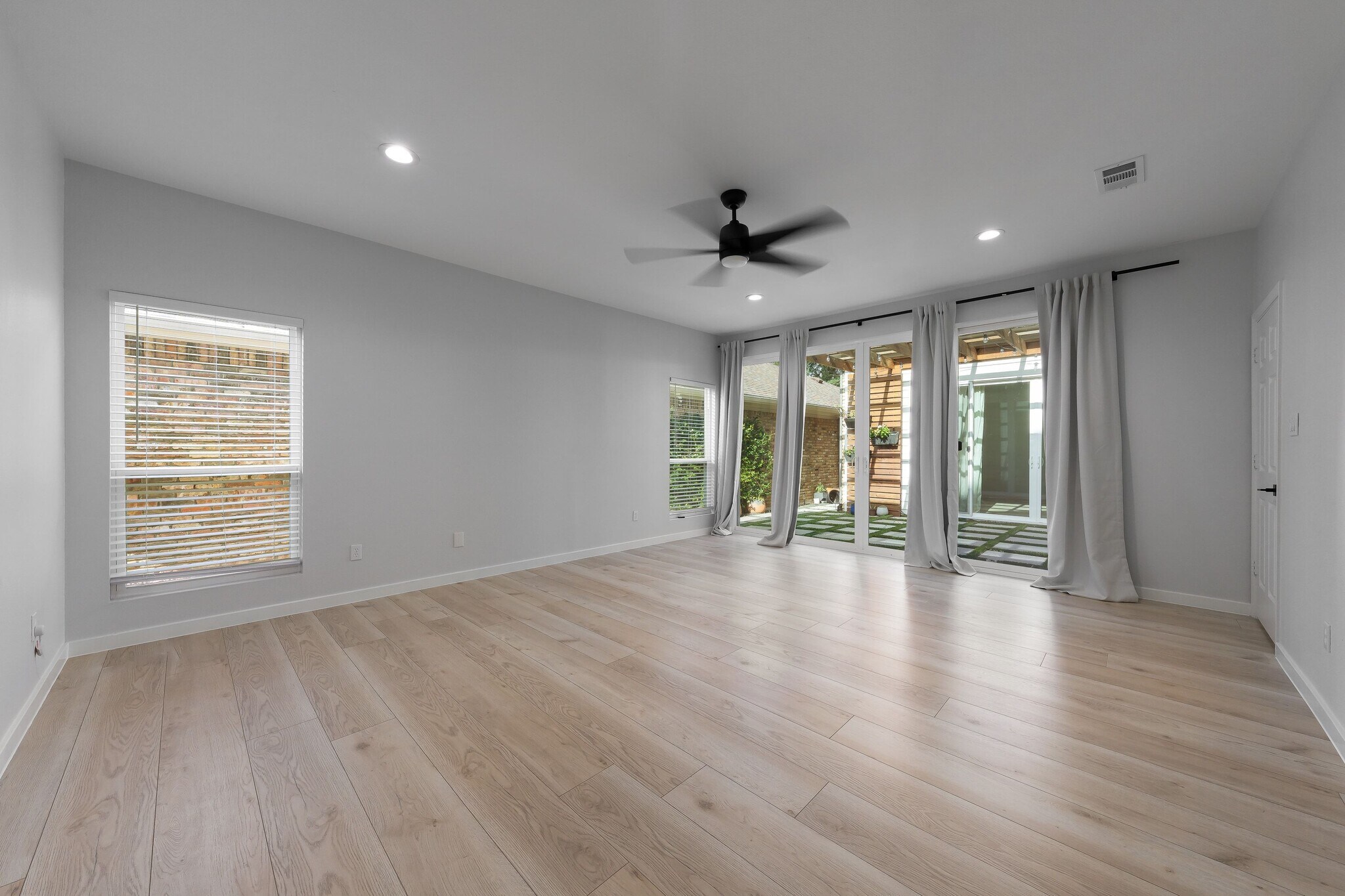Building Photo - 14140 Regency Pl