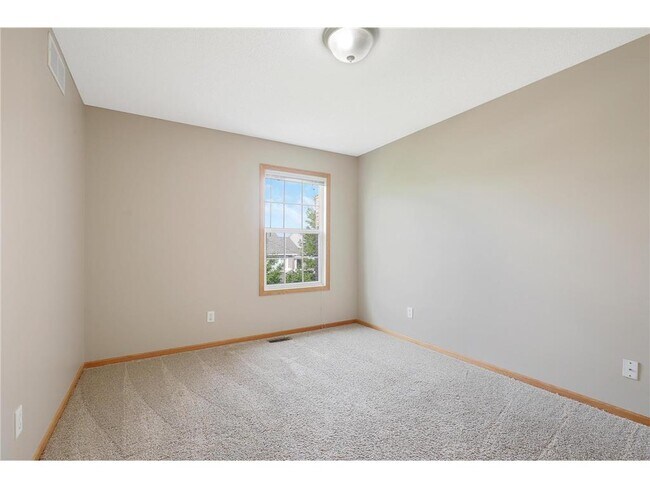 Building Photo - 15564 Lilac Dr