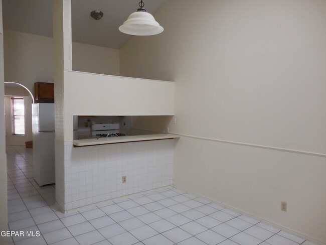 Building Photo - 11392 Lake Erie Dr