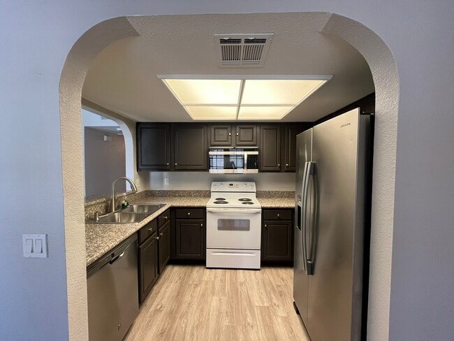 Building Photo - 1312 Bass Dr