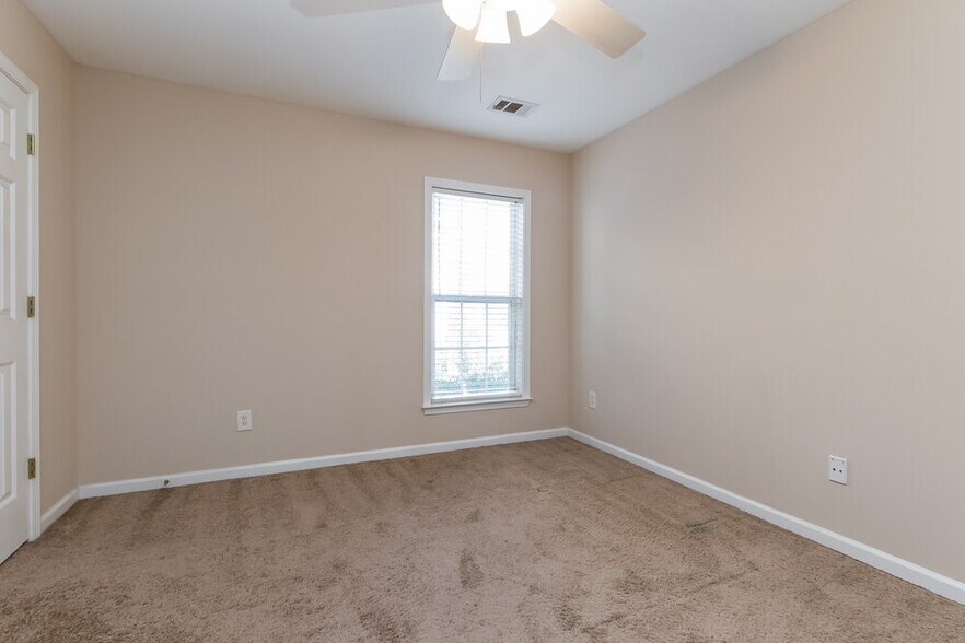 Building Photo - 6365 Whirlaway Dr