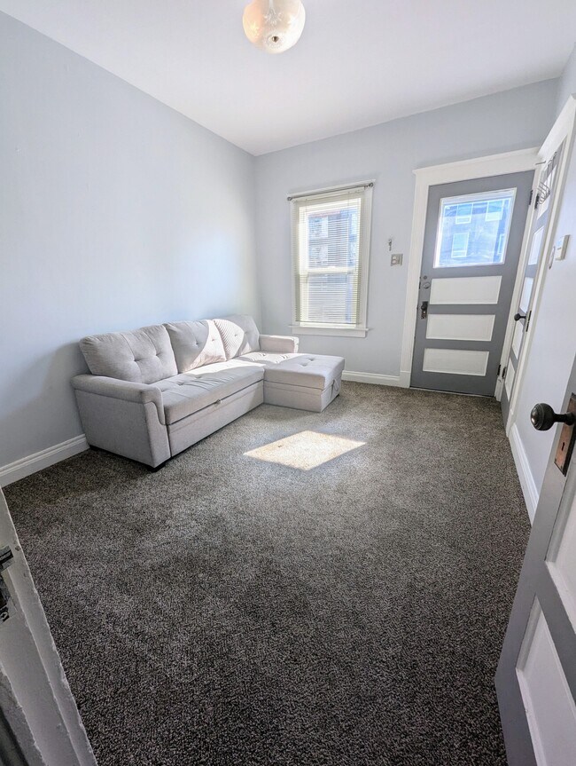 Building Photo - 228 N Pearl St