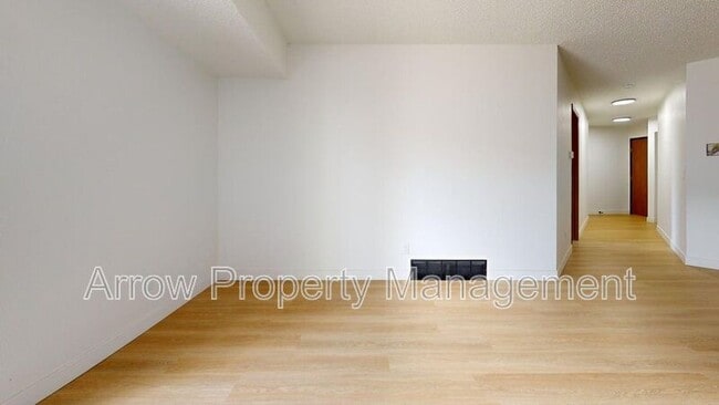Building Photo - 205 E Arbor Ave
