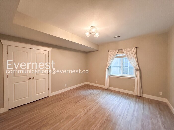 Building Photo - 841 Uinta Way