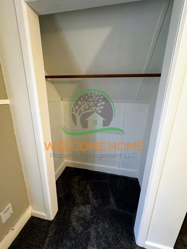 Building Photo - 19TH ST