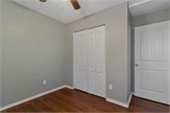 Building Photo - 214 SE Wingate St