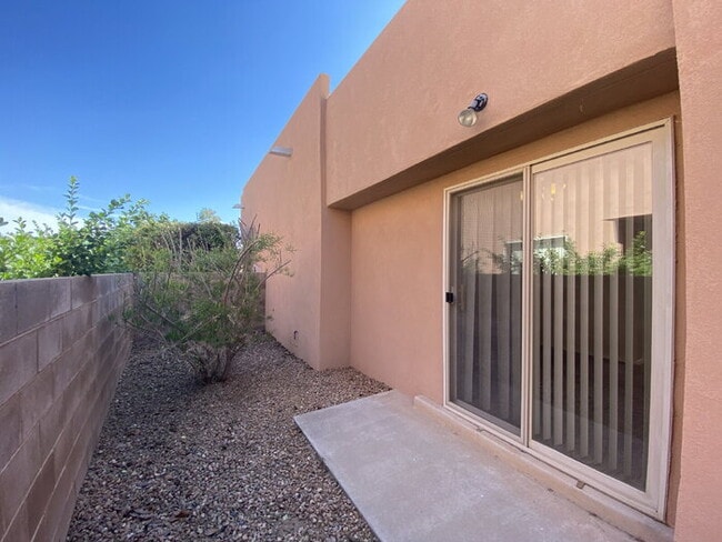 Building Photo - Gated Community - 2BR/Office