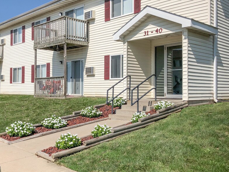 The Landings Apartments Centerville, IA Apartment Finder