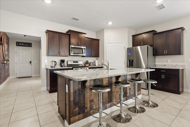 Building Photo - 7850 Oak Reflection Lp